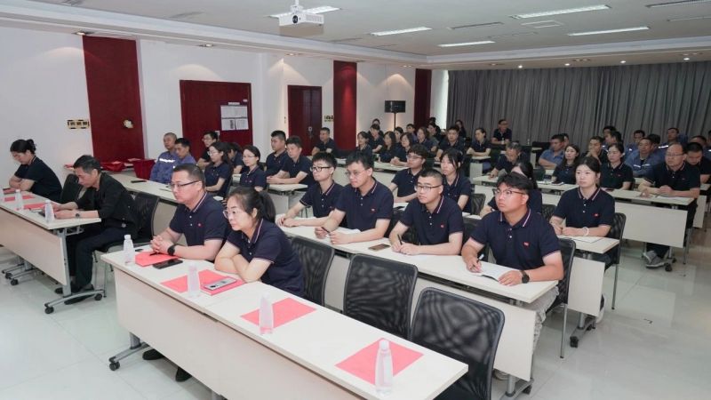 奋战三十天，完成公司关键指标｜英国365集团召开工作总结表彰大会