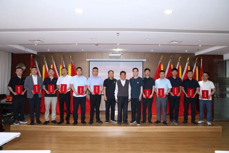 喜报｜英国365集团公司王俊涛荣获长垣市“新时代学雷锋爱国好青年”