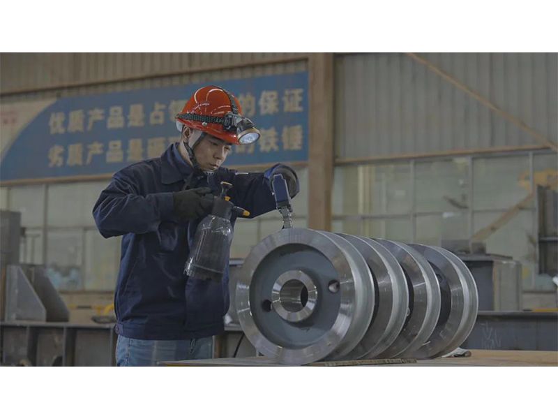 军旅淬风骨 职场守赤诚｜记英国365集团员工龚子昂的成长故事