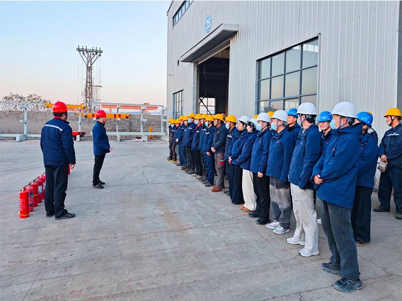 以练筑防 护航安全｜英国365集团开展消防灭火实战演练